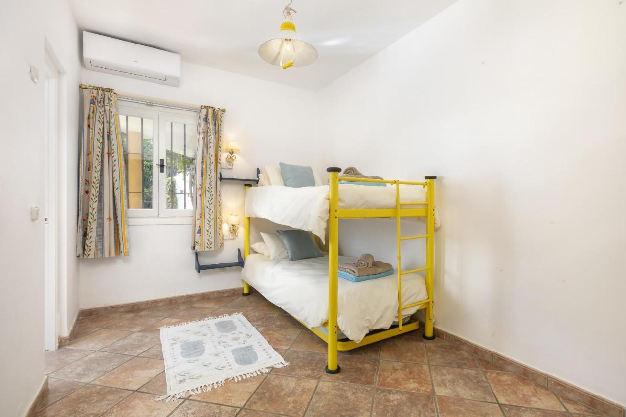 Arin - Beachside Family Villa *