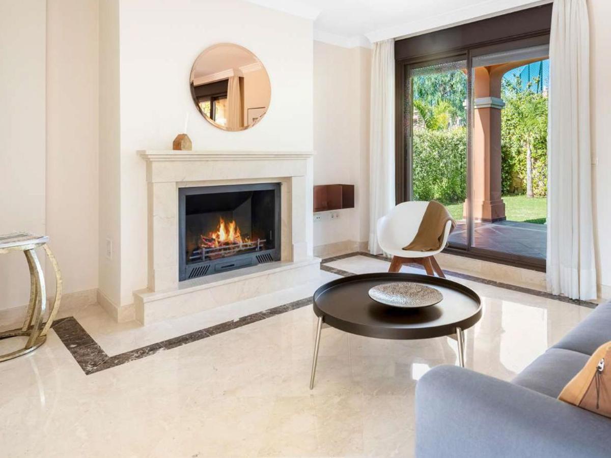 Sanders Azata Golf Villas *