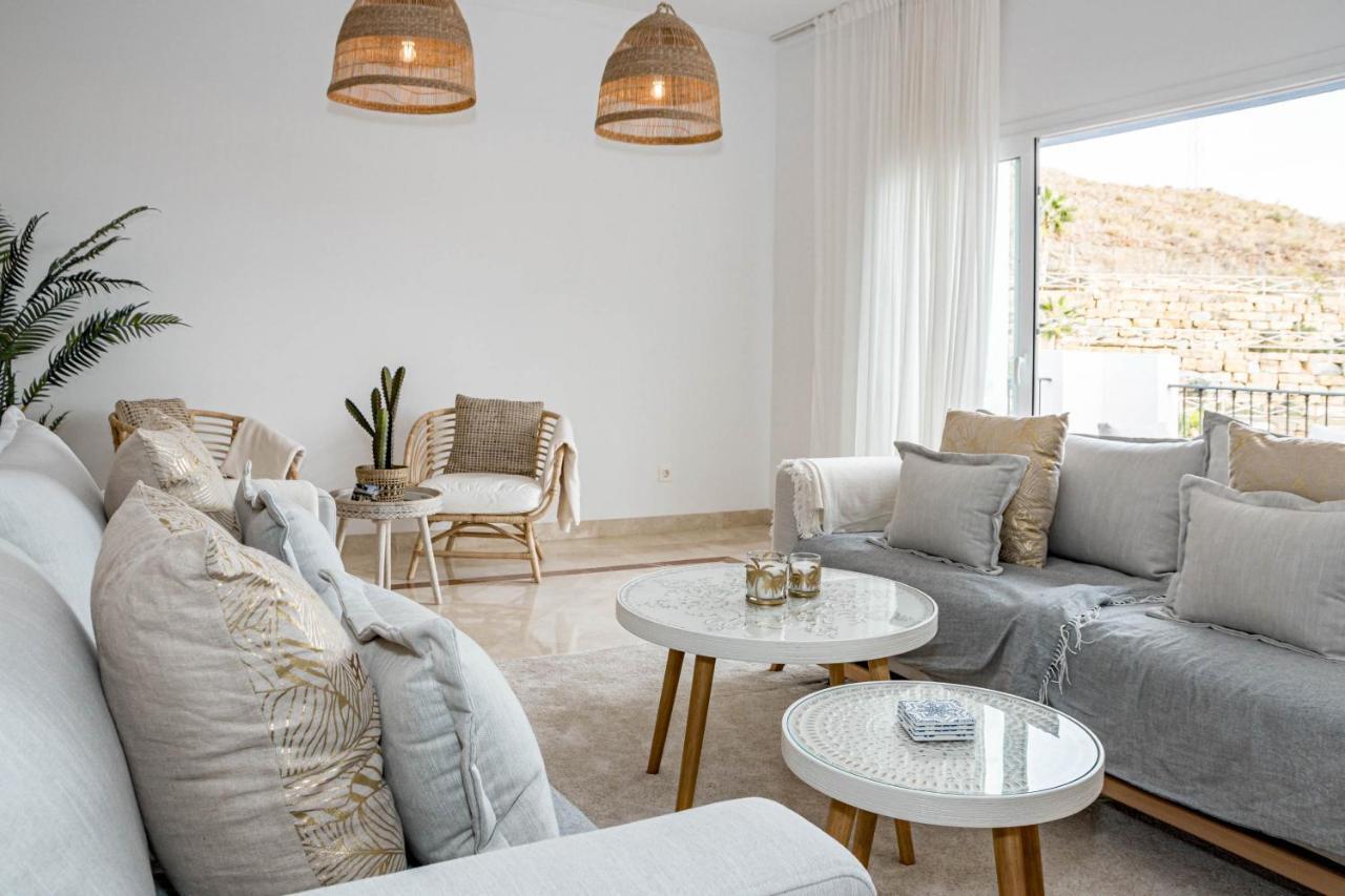 Pa18- Stunning Flat, Gym, Indoor And Outdoor Pool Apartment Estepona