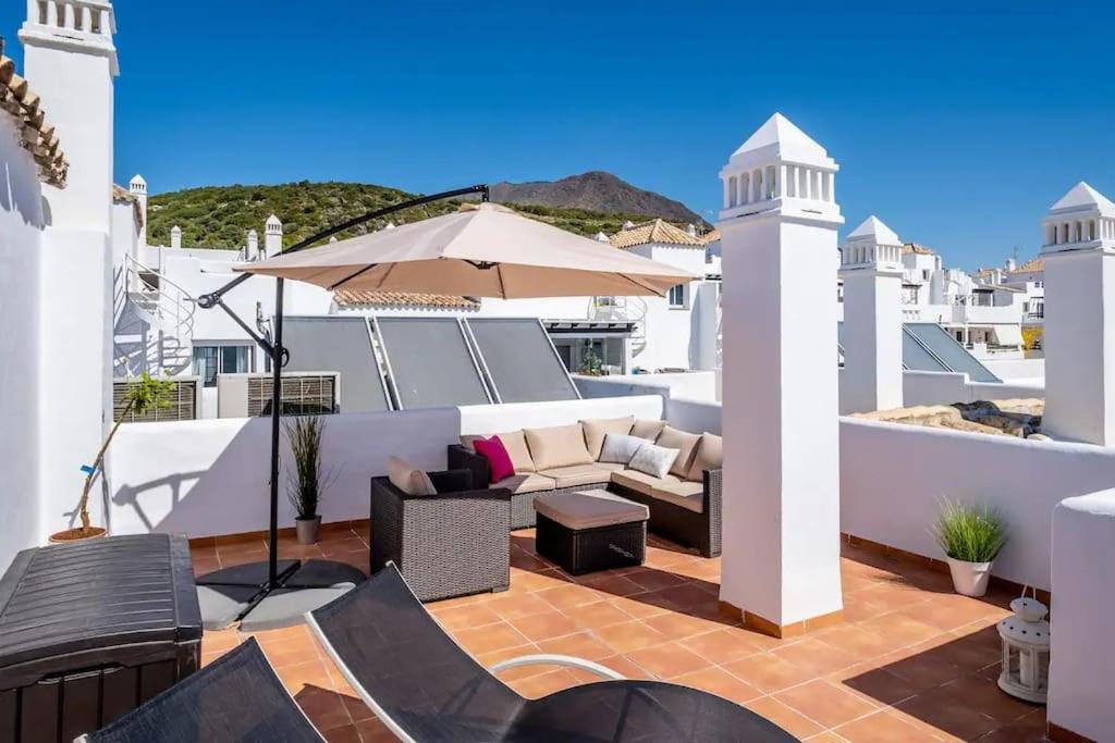 Apartment Stunning Penthouse On Golf Course With Sea Views *
