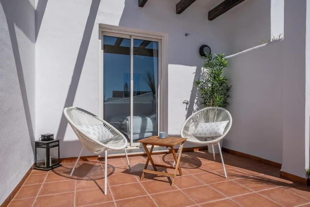 Stunning Penthouse On Golf Course With Sea Views *