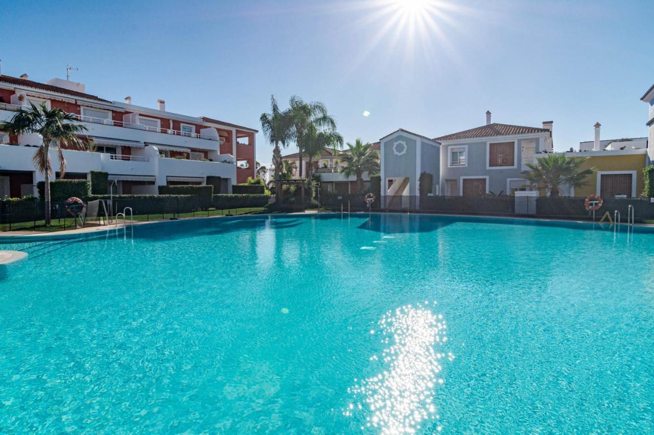Holiday home Gorgeous 3 Bedroom Town House In El Paraiso Overlooking La Concha Mountain *