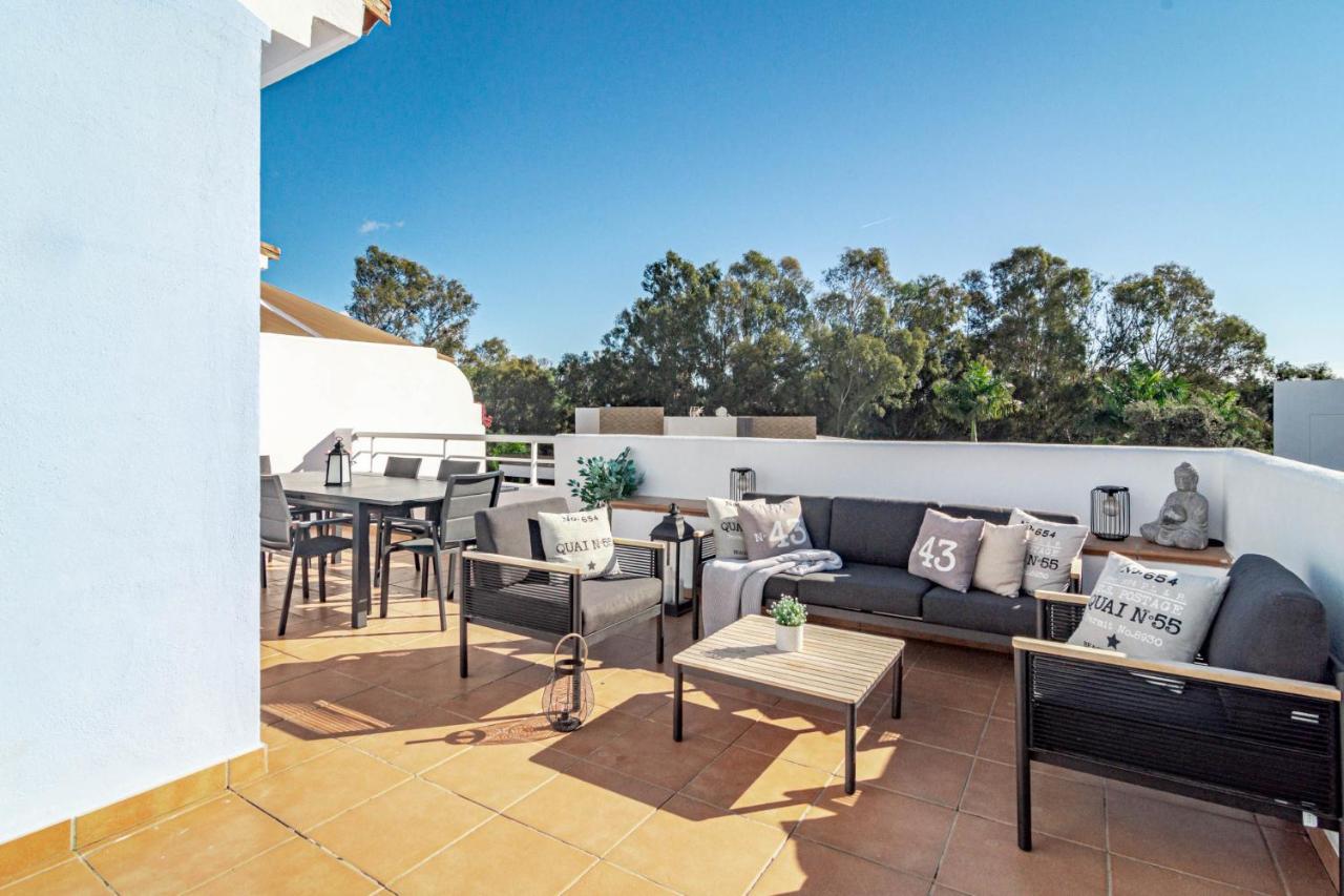 Gorgeous 3 Bedroom Town House In El Paraiso Overlooking La Concha Mountain *