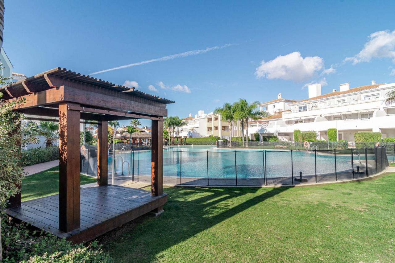 Gorgeous 3 Bedroom Town House In El Paraiso Overlooking La Concha Mountain