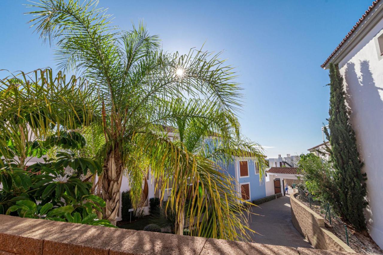 Gorgeous 3 Bedroom Town House In El Paraiso Overlooking La Concha Mountain *