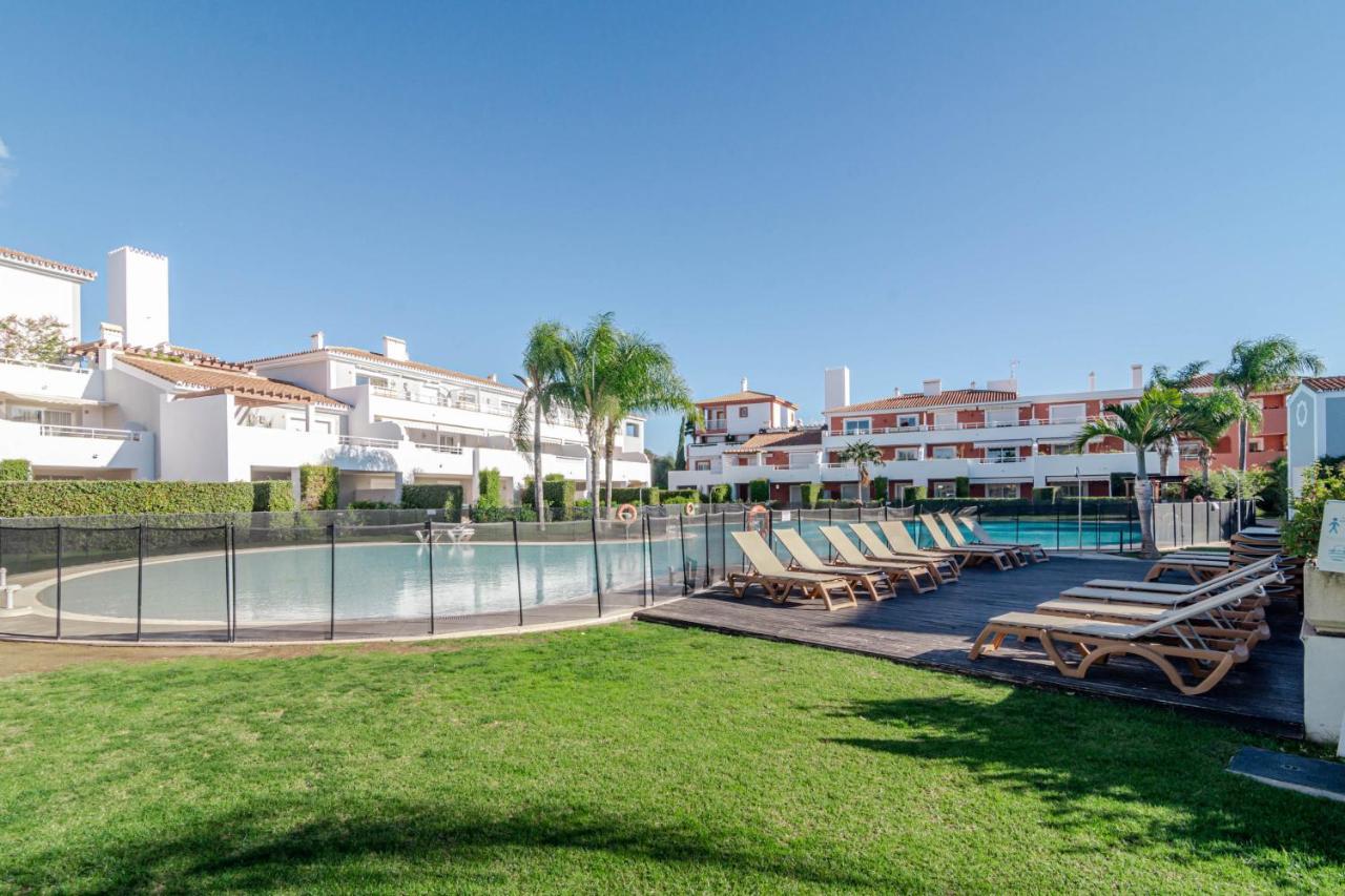 Gorgeous 3 Bedroom Town House In El Paraiso Overlooking La Concha Mountain Holiday home *