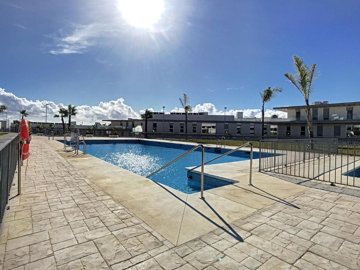Serenity Views Mylesmar - *