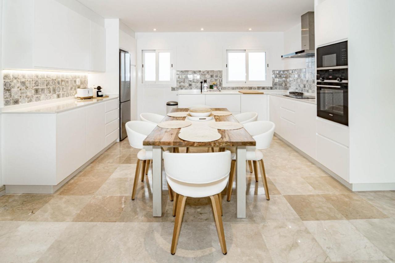 Pa18- Stunning Flat, Gym, Indoor And Outdoor Pool Apartment *