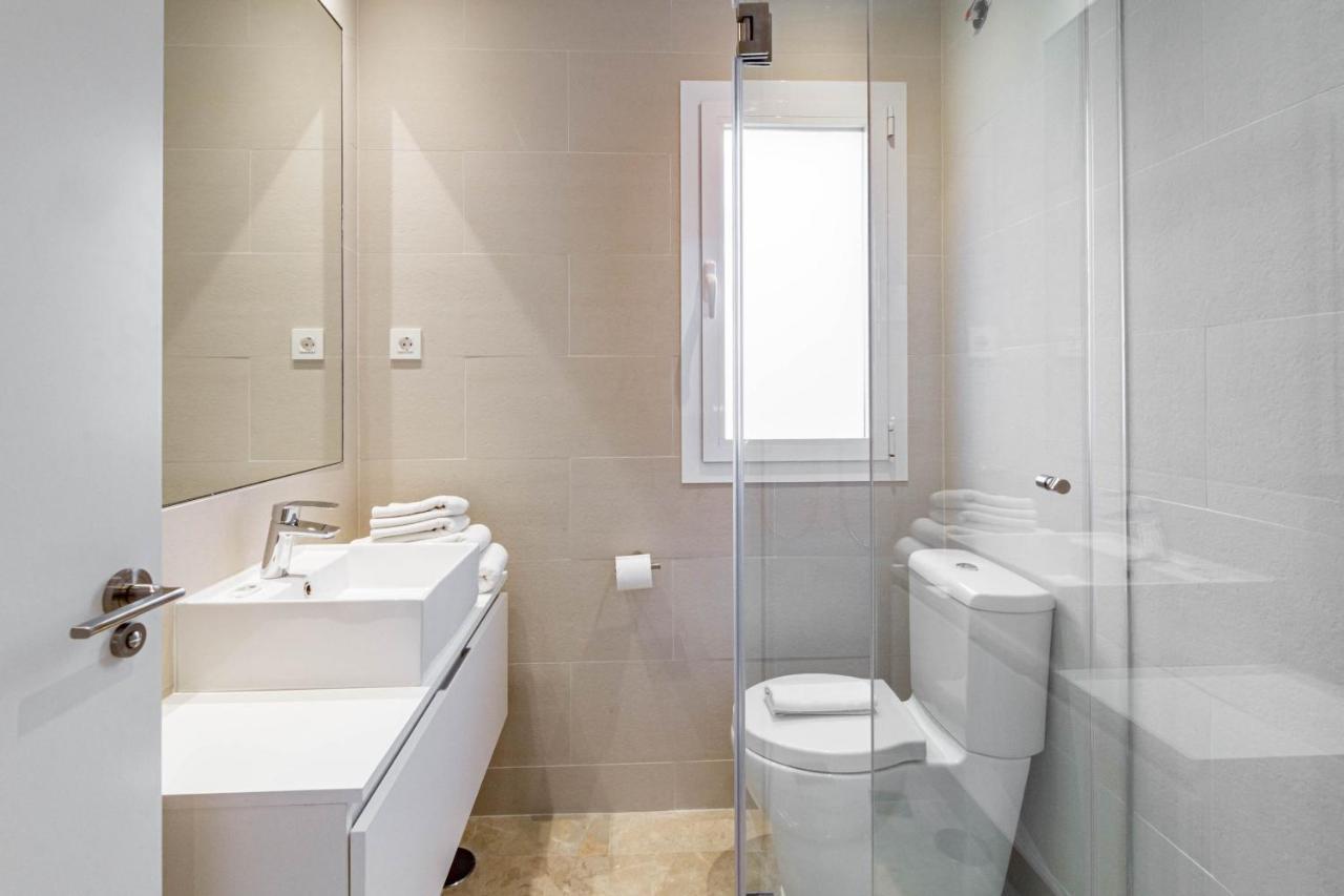 Pa18- Stunning Flat, Gym, Indoor And Outdoor Pool Apartment *