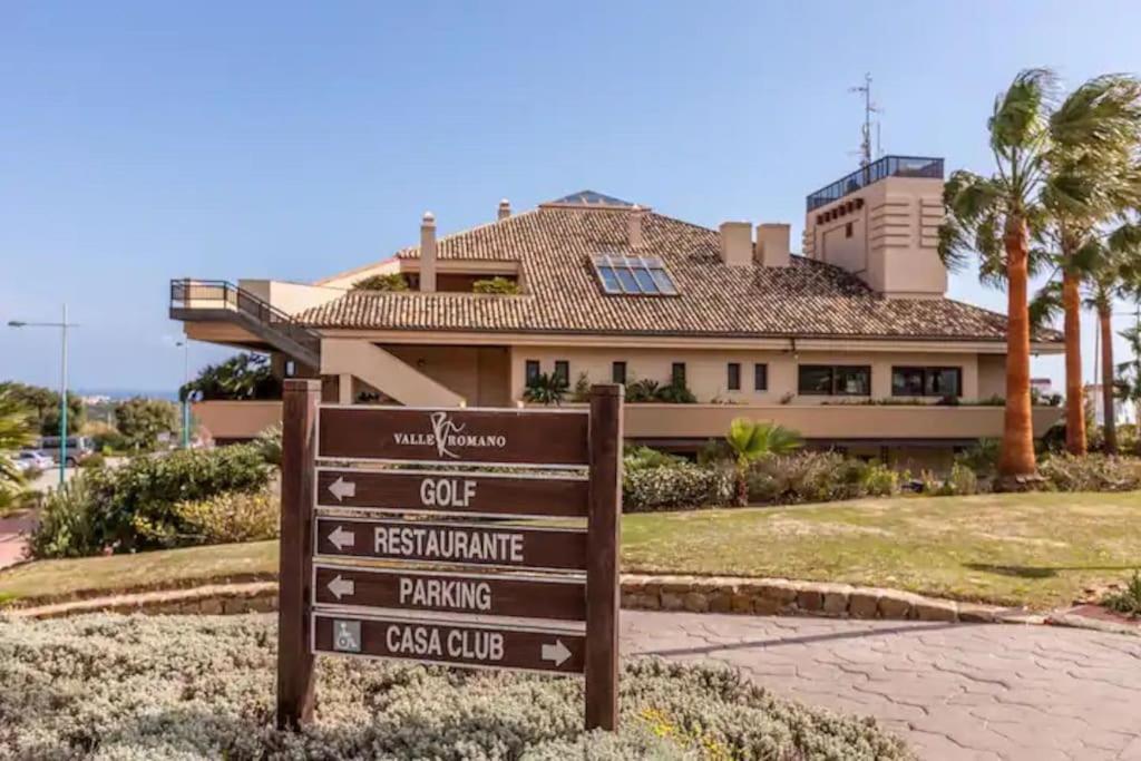 Stunning Penthouse On Golf Course With Sea Views Apartment Estepona