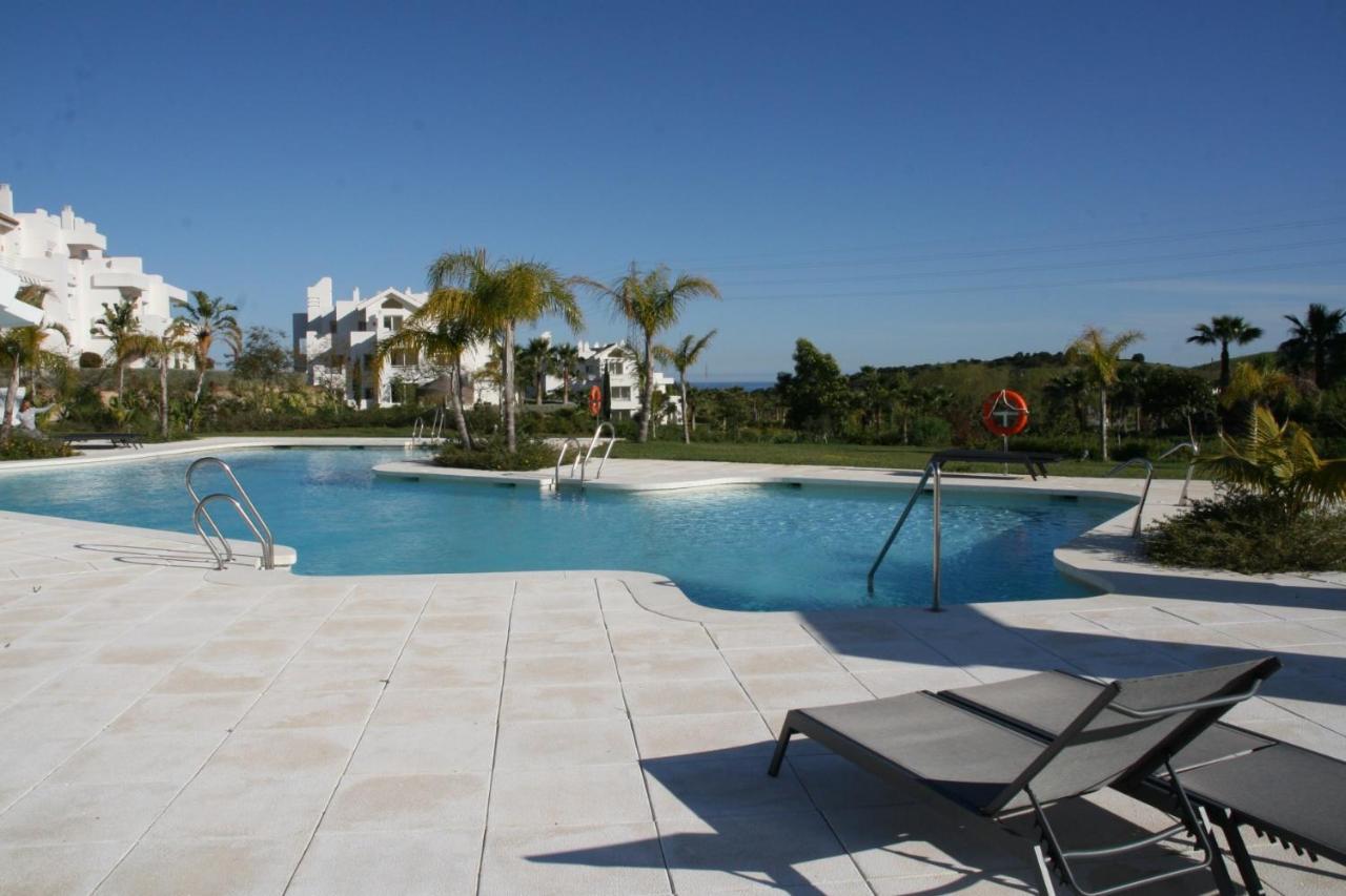 2152-modern With Private Apartment