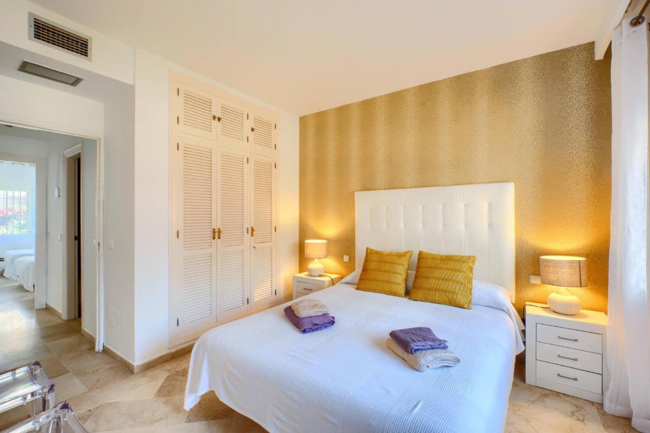 Cozy Side With Pool Apartamento