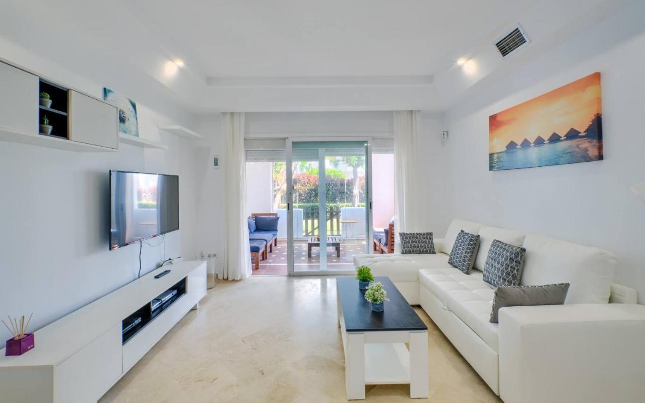 Apartment Cozy Side With Pool Estepona