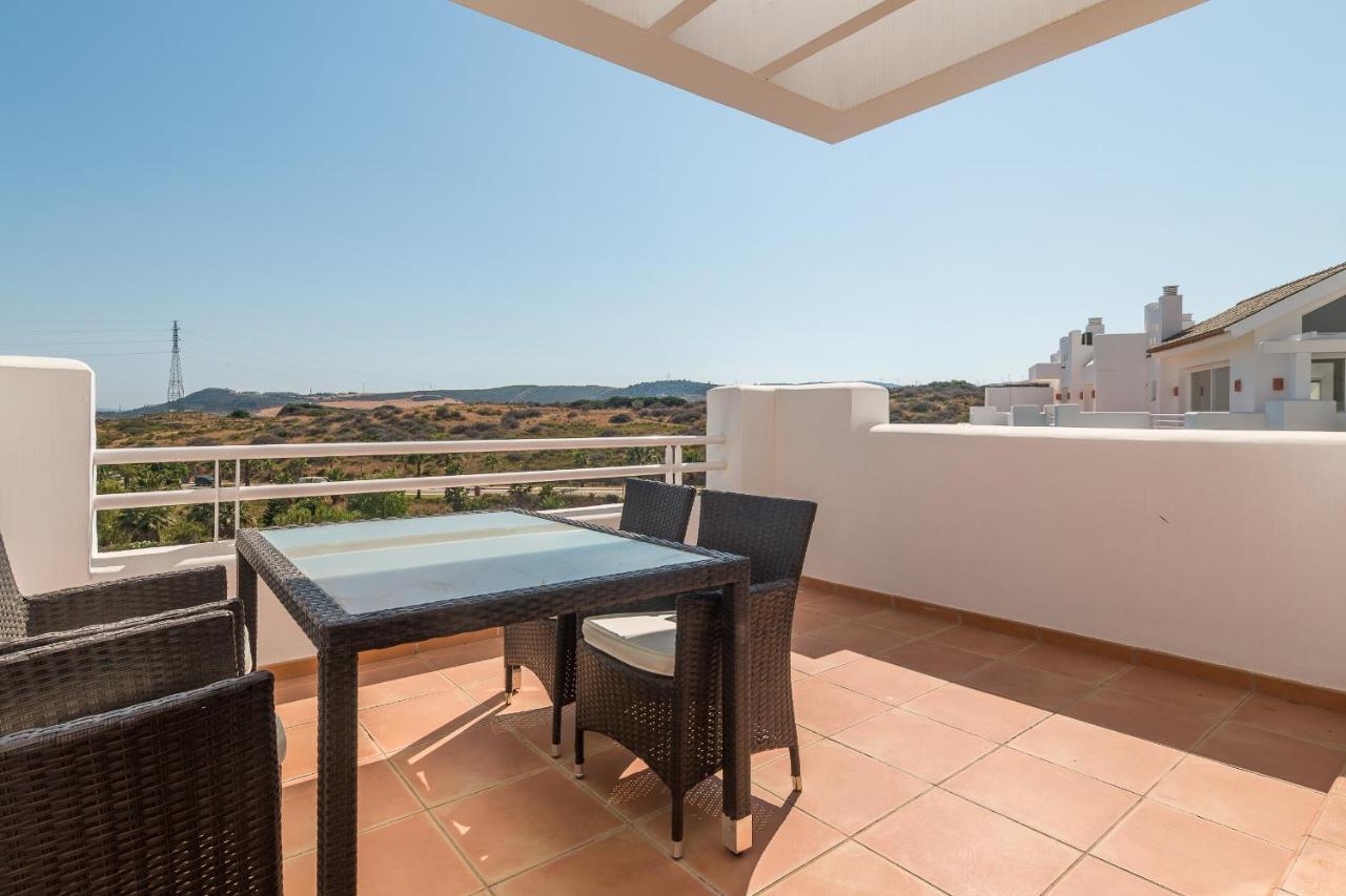 2214-modern With Private Apartment