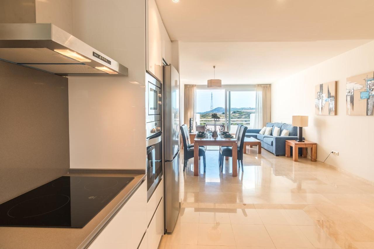 2214-modern With Private Apartment Estepona