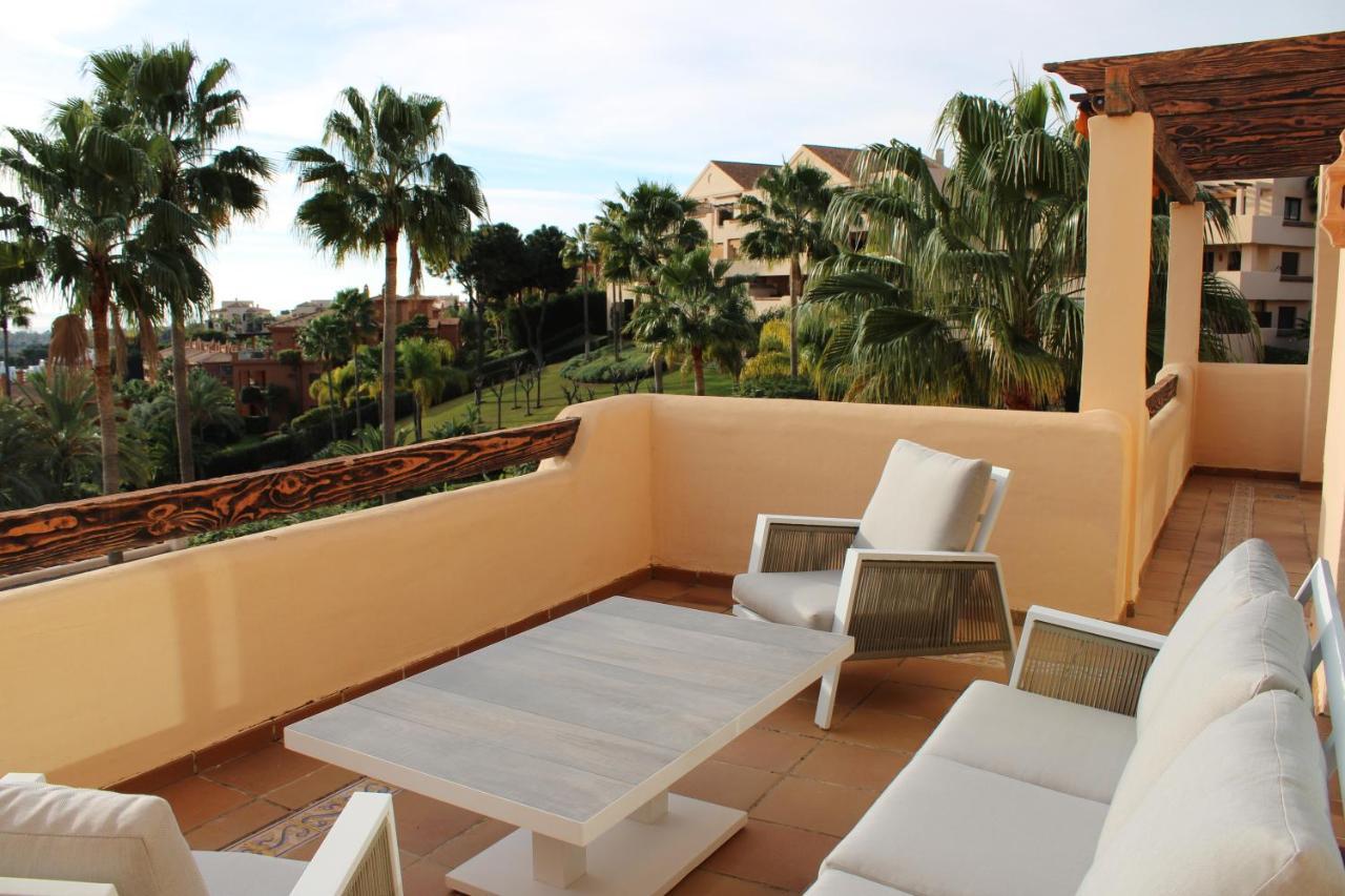 Atico Con Vista Al Mar Y Cerca Campos De Golf Estepona