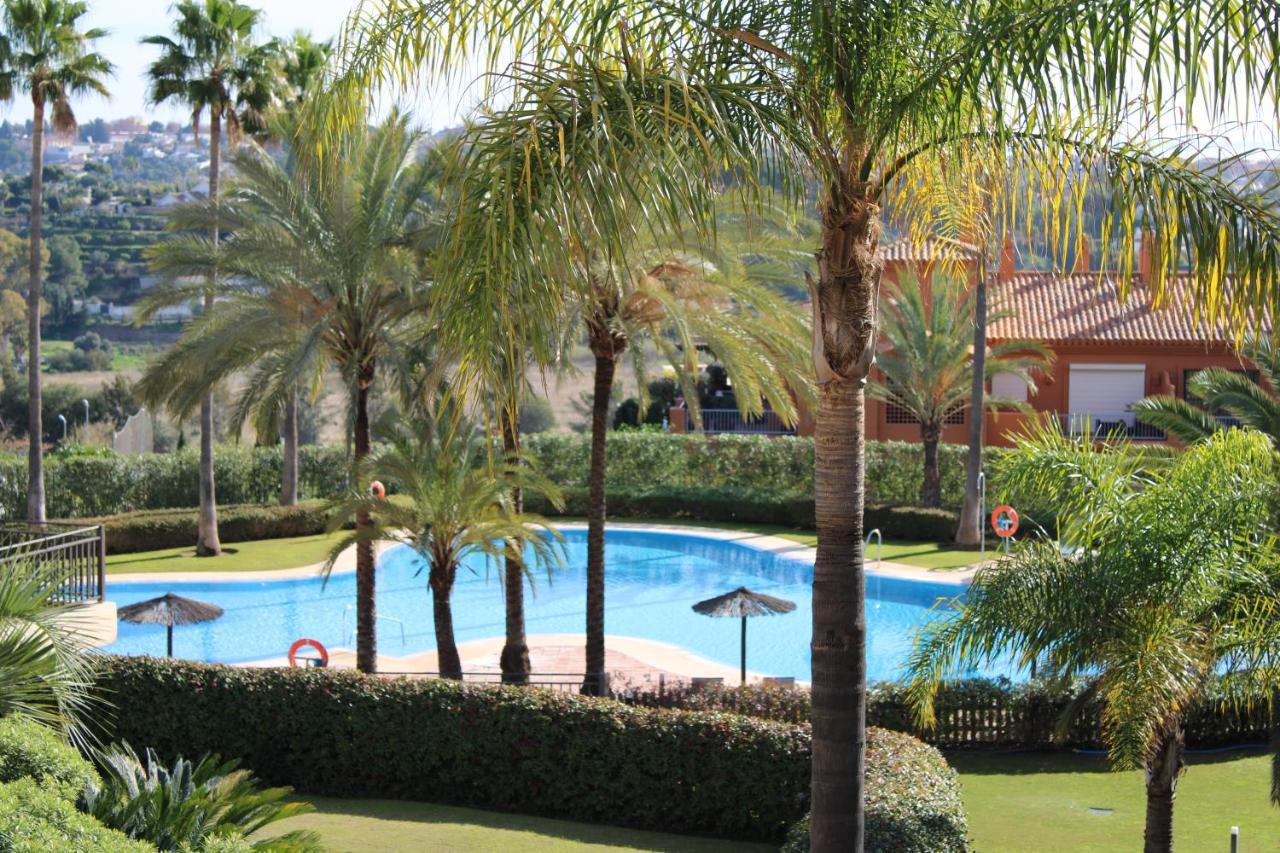 Atico Con Vista Al Mar Y Cerca Campos De Golf Estepona