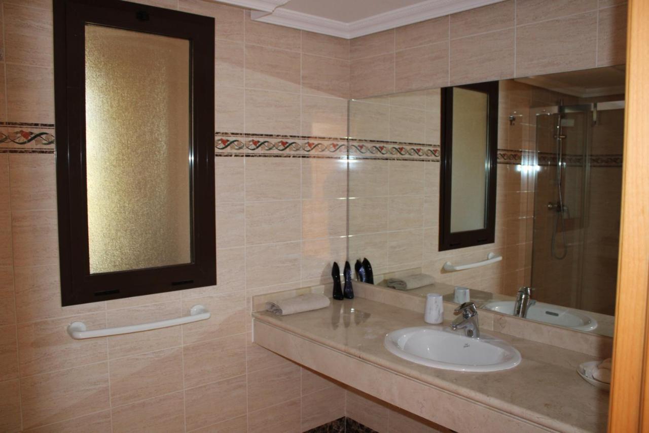 Apartment Atico Con Vista Al Mar Y Cerca Campos De Golf Estepona