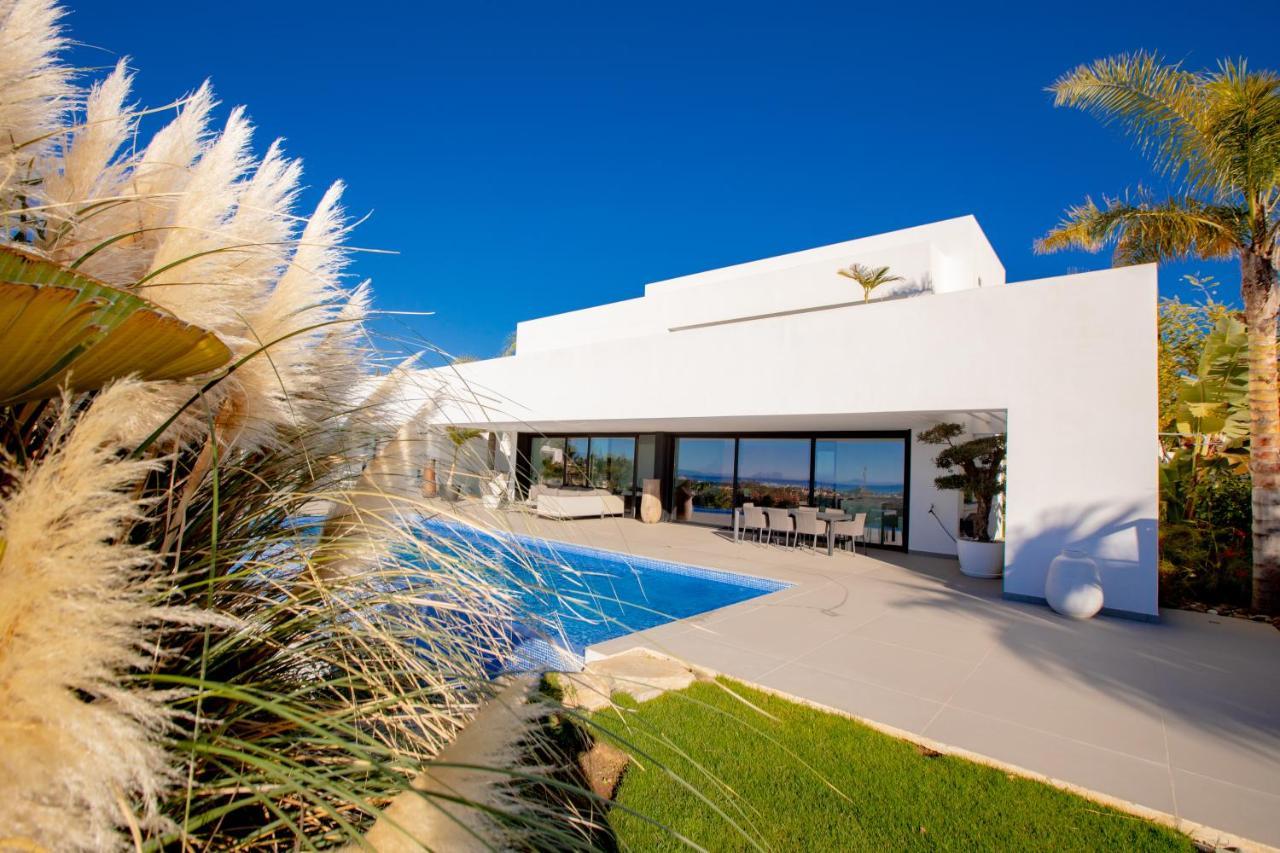 Modern Luxury In Flamingos Villa *