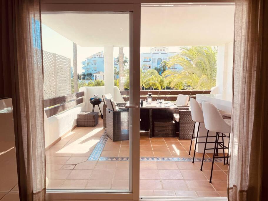 Apartment Blue Palm *