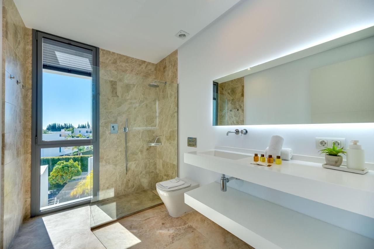 Villa Vacation Marbella I Schumacher, New Built, Sea View, Luxury, Private Pool Estepona