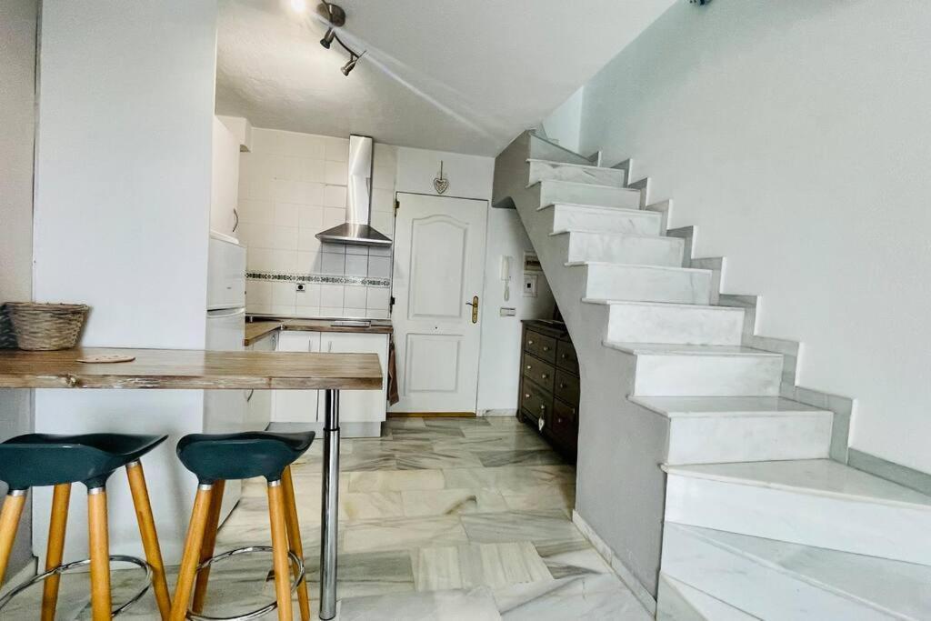 Atico Con Bonita Vista. En Urbanizacion Privada.! Apartment Estepona
