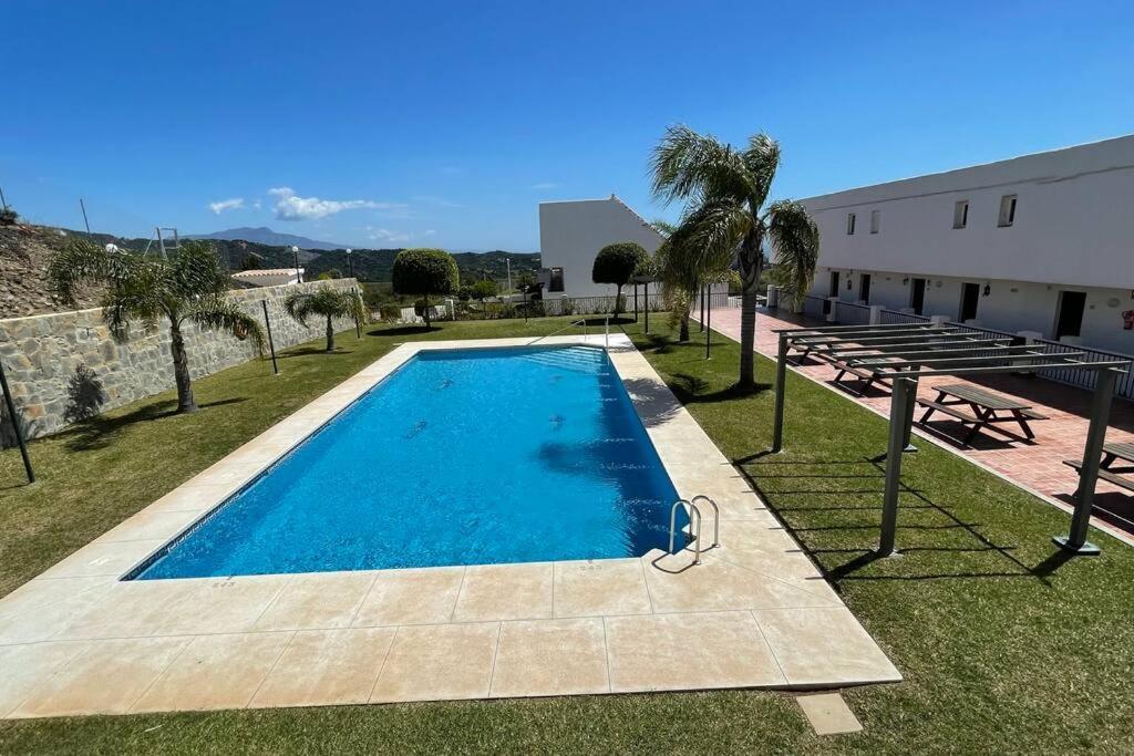 Atico Con Bonita Vista. En Urbanizacion Privada.! Apartment Estepona