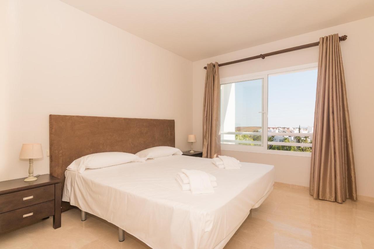 2214-modern With Private Estepona