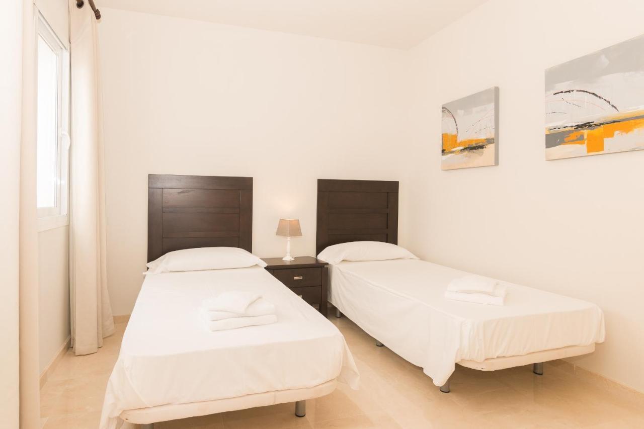 2214-modern With Private Apartment Estepona