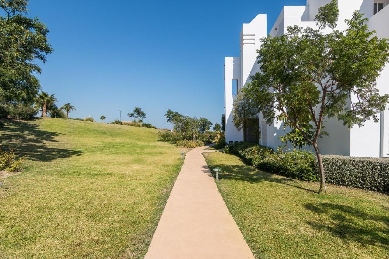2214-modern With Private Apartment