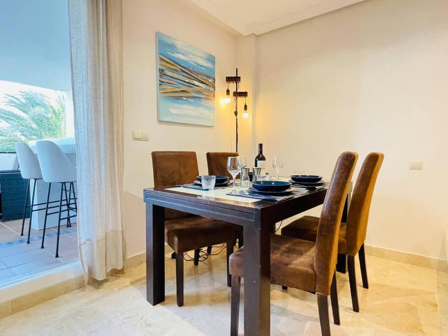 Apartment Blue Palm