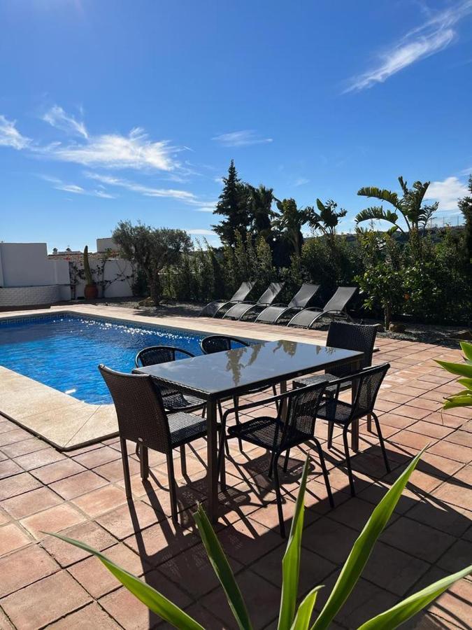 Villa 5 Beds With Private Pool Near - 5007 *