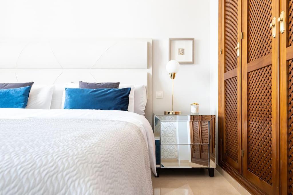 Luxuary Beachside 3br ! Estepona