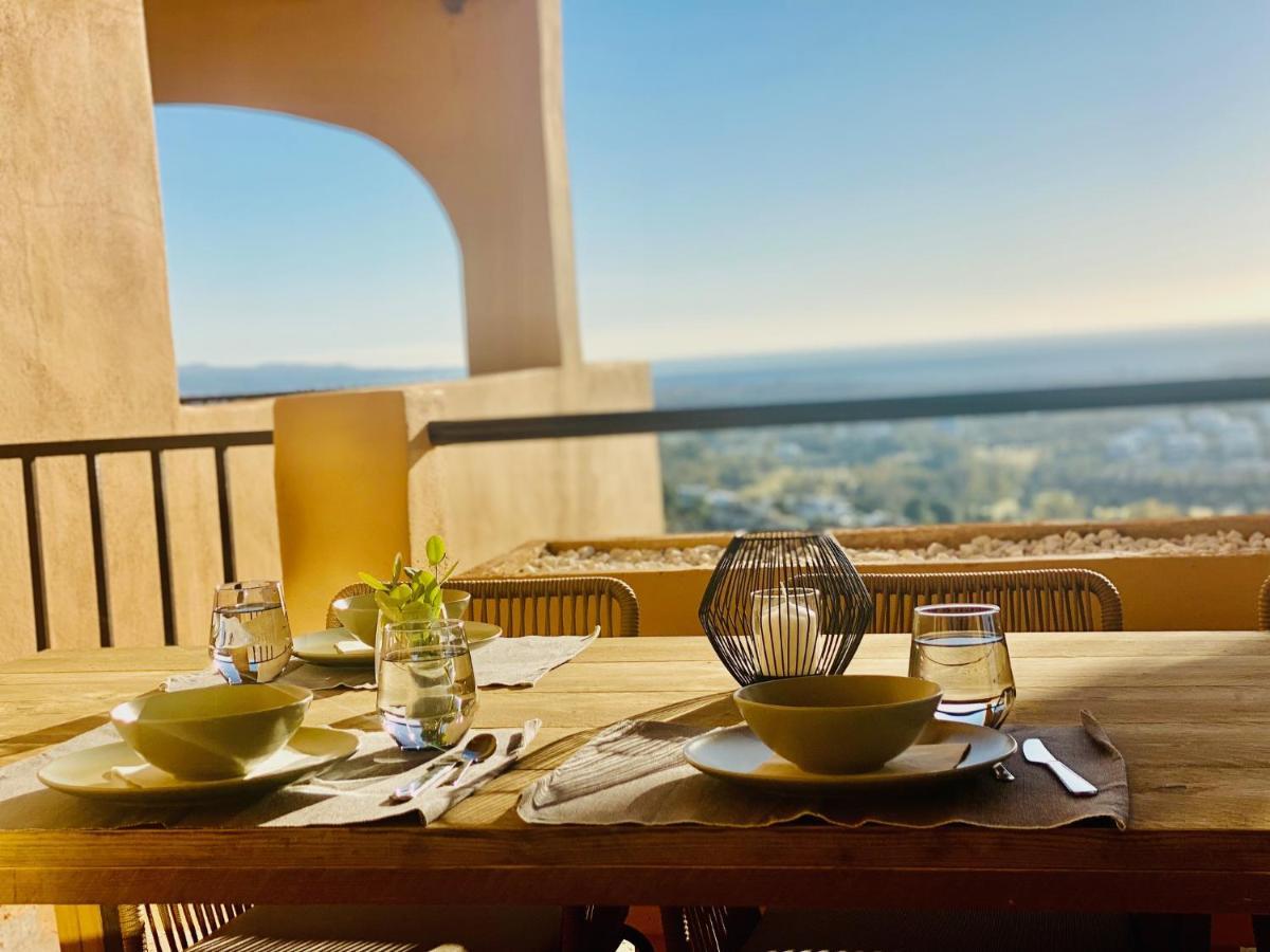 Elegant Apartment, Stunning Views, Fully Renovated In La Hacienda Del Senorio De Cifuentes Apartment