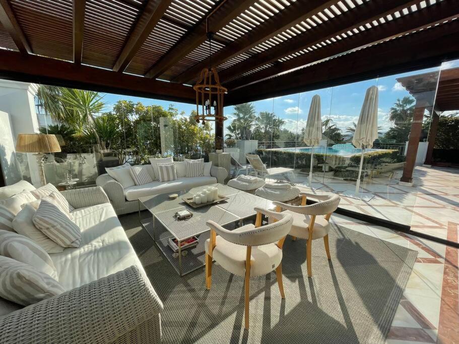 Luxurious And Light 3 Bedroom Penthouse *