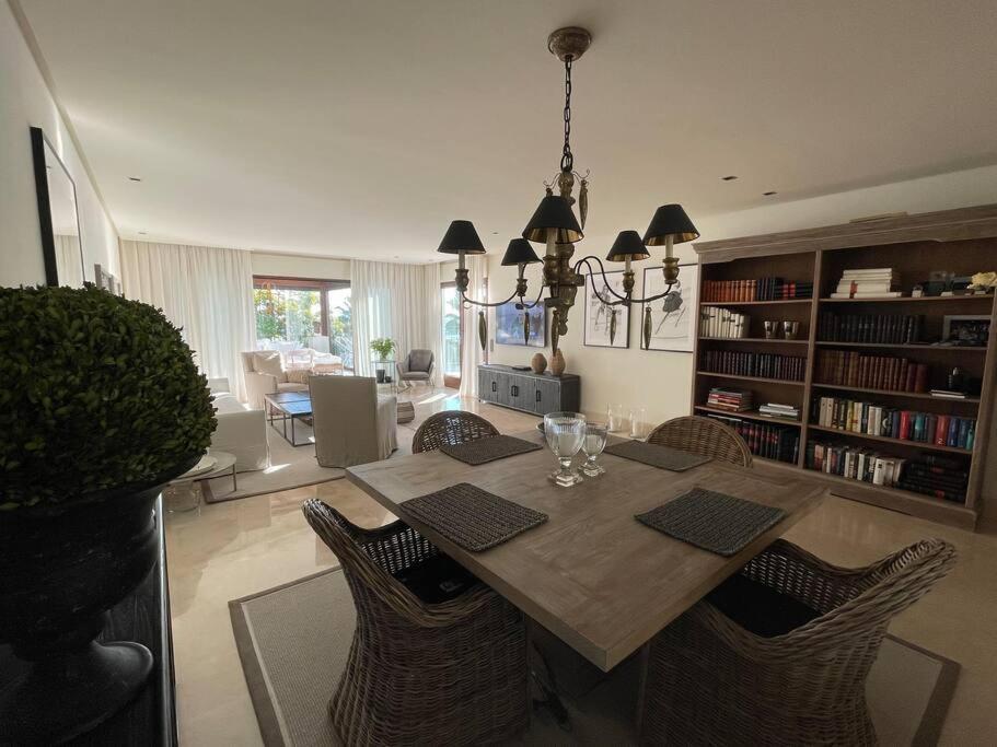 Luxurious And Light 3 Bedroom Penthouse Estepona
