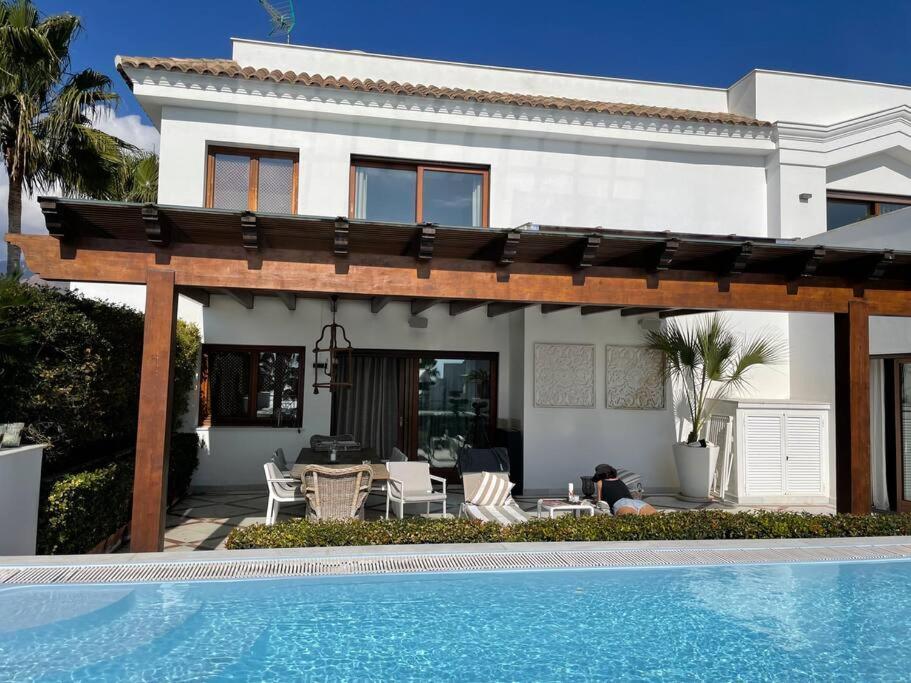 Apartamento Luxurious And Light 3 Bedroom Penthouse Estepona