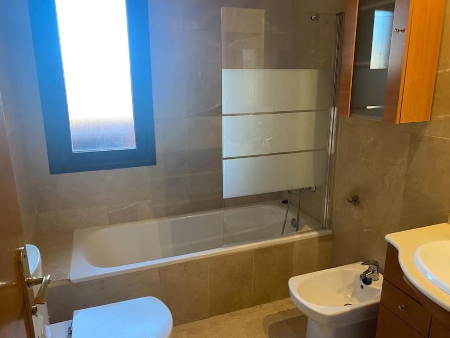3 Bed With Pool And Parking