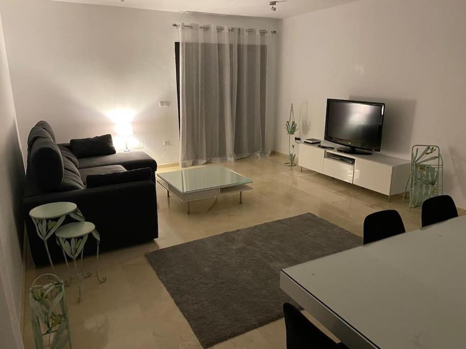 3 Bed With Pool And Parking