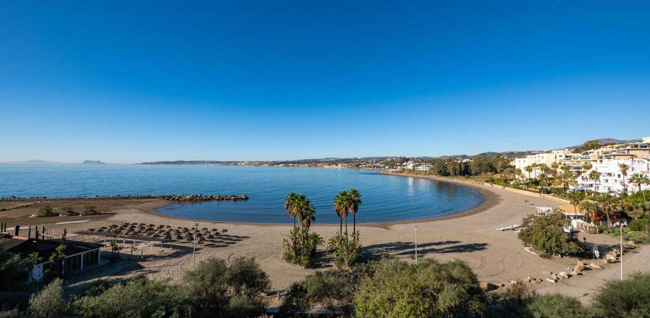 Charming Beachfront In Marina Apartment