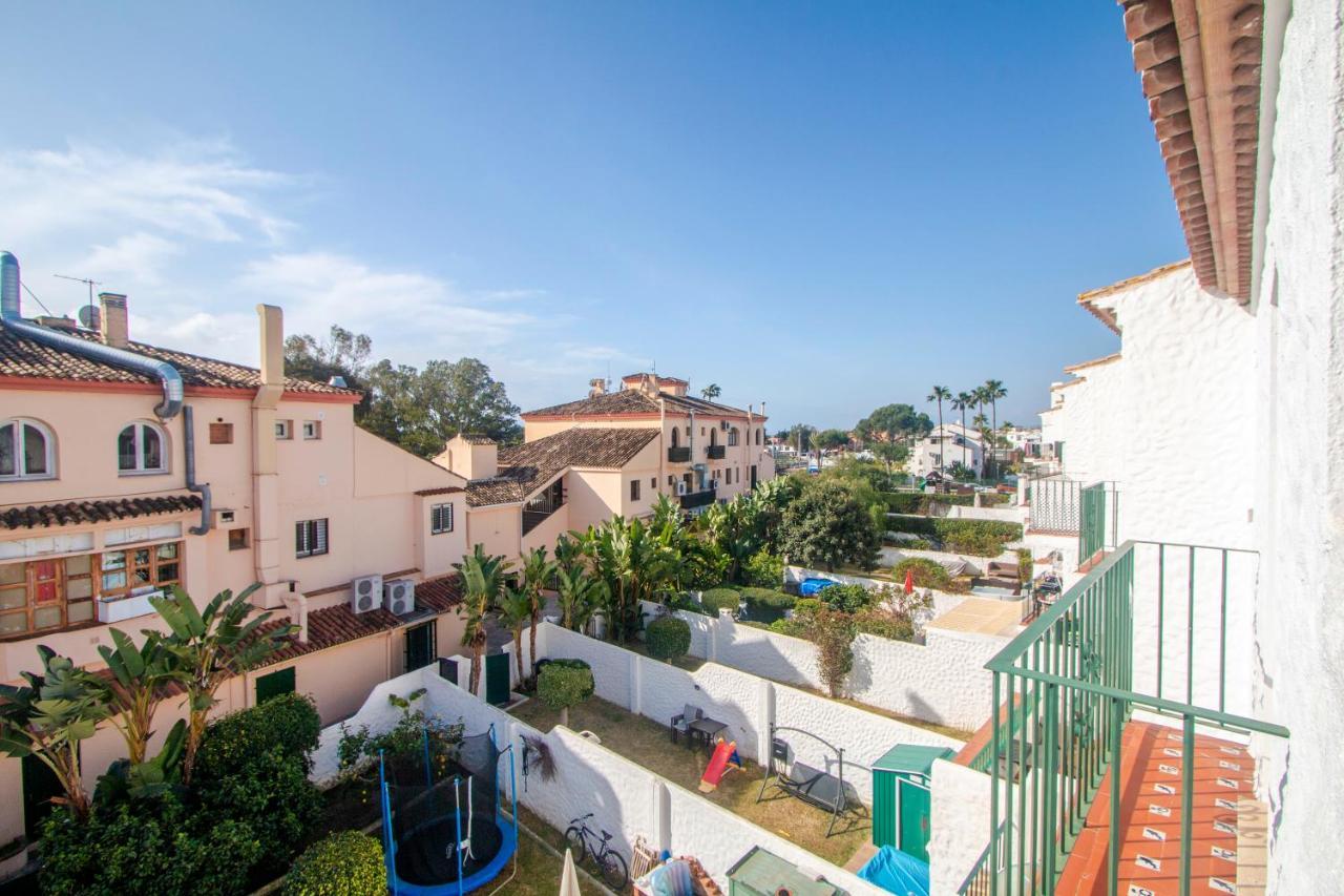 7c Linsay Estepona
