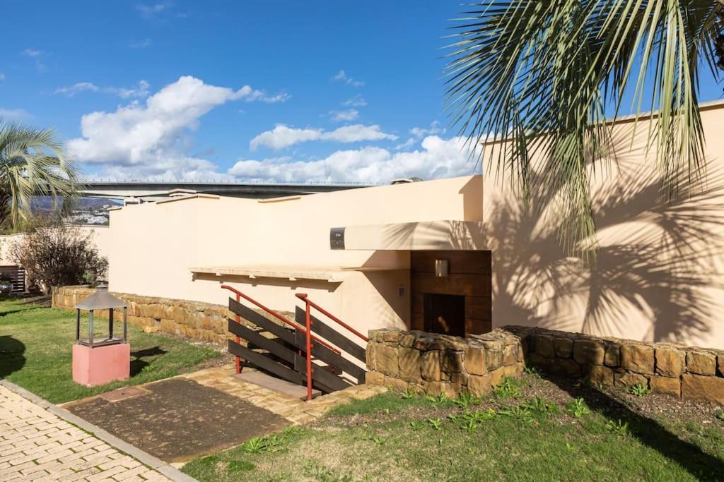 Rosa Benahavis Villa Estepona