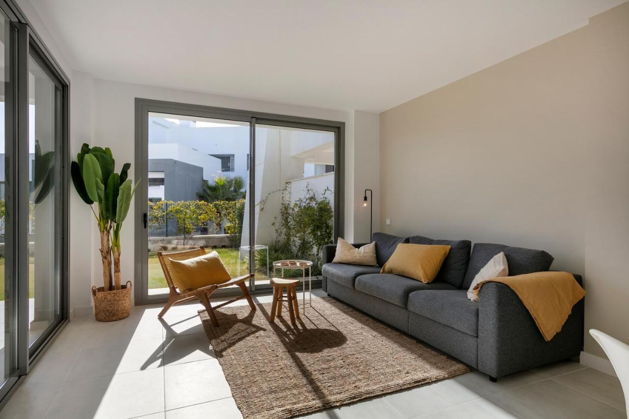Modern & Brilliant 2 Bedroom Vanian Gardens Rdr283 * Estepona