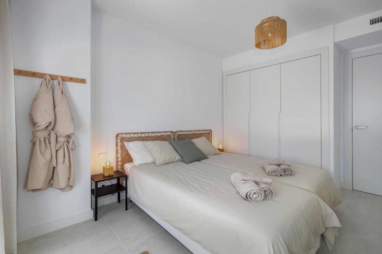 Modern & Brilliant 2 Bedroom Vanian Gardens Rdr283