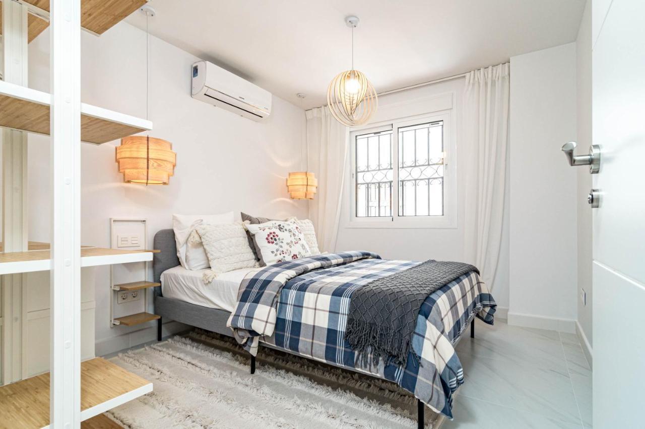 Awesome 3 Bedroom Metres From The Rdr289 Apartment