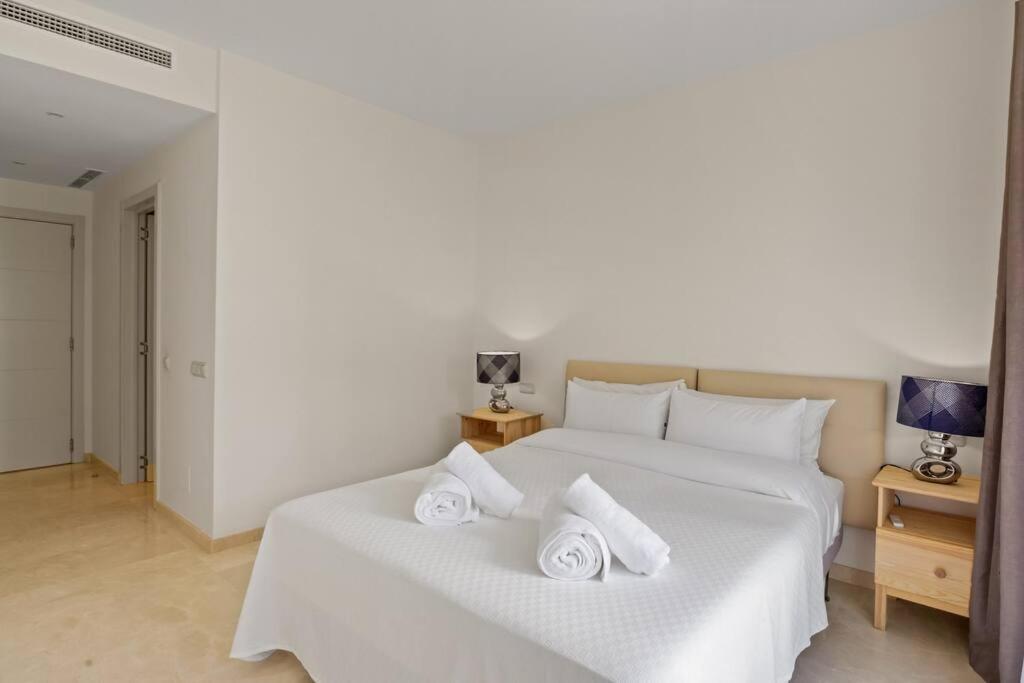 Apartment Alcazaba Lagoon Family By Costarentals - Ref M14 Estepona