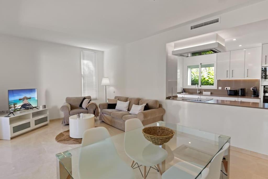 Alcazaba Lagoon Family By Costarentals - Ref M14 Apartment Estepona