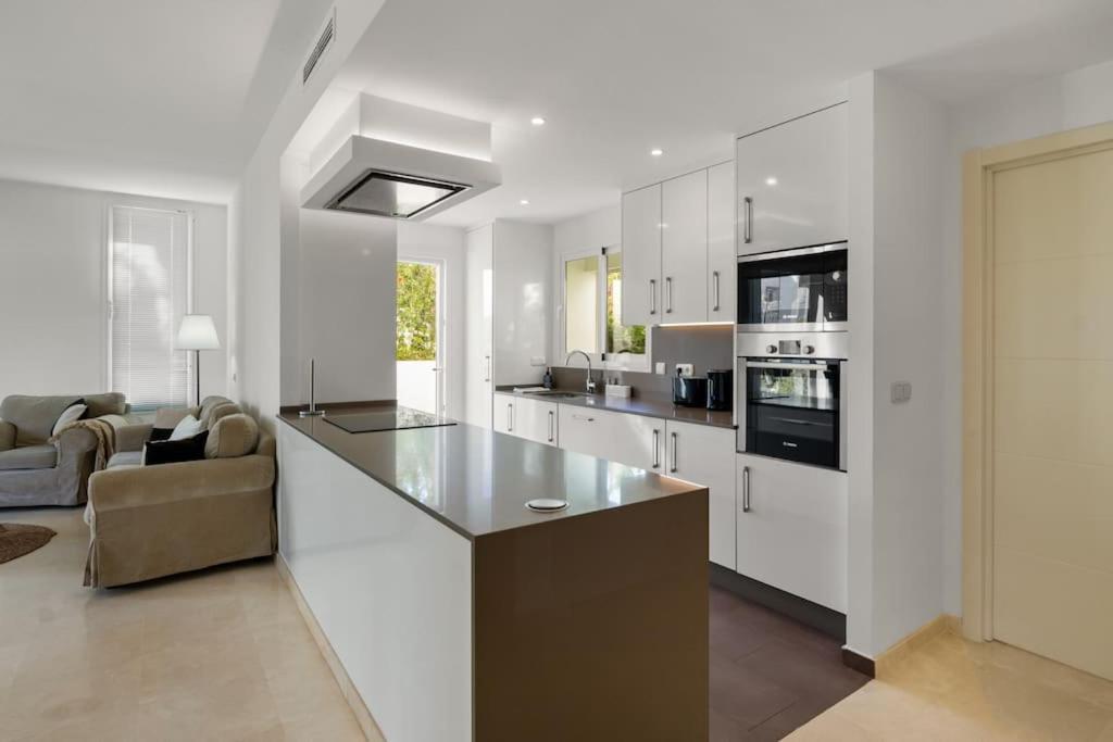Apartment Alcazaba Lagoon Family By Costarentals - Ref M14 Estepona
