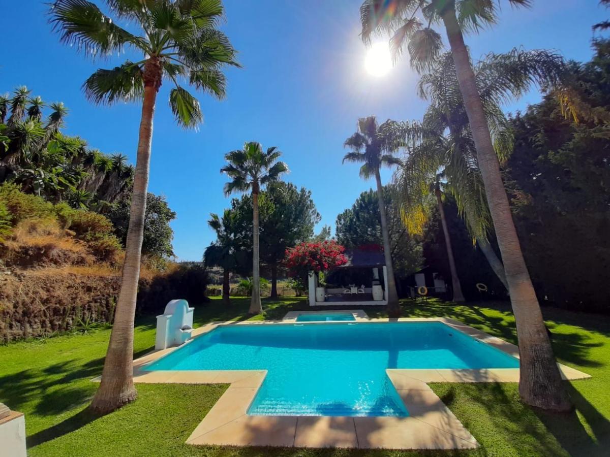Aqua Private Six Bedrooms With Large Pool Villa *