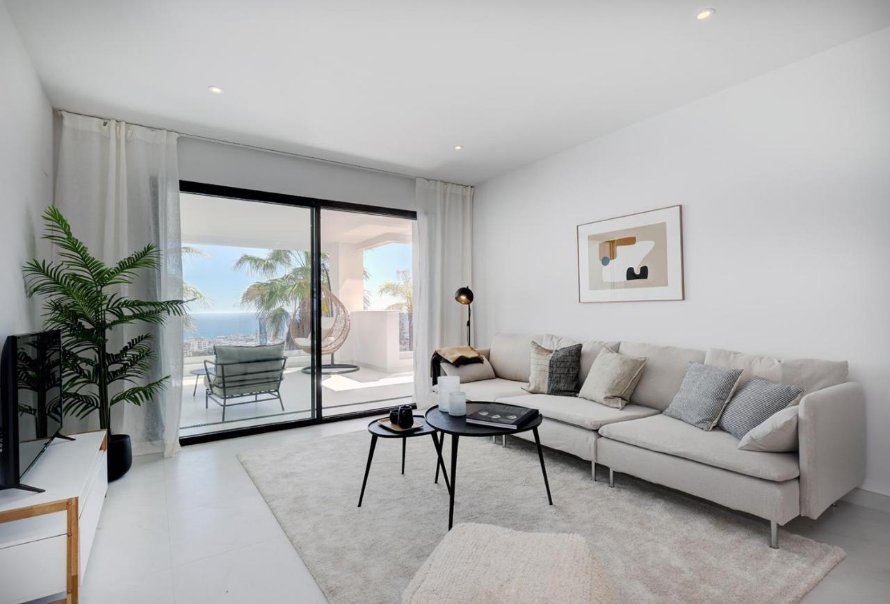 2 Bedroom @estepona Hills With Sea View! *